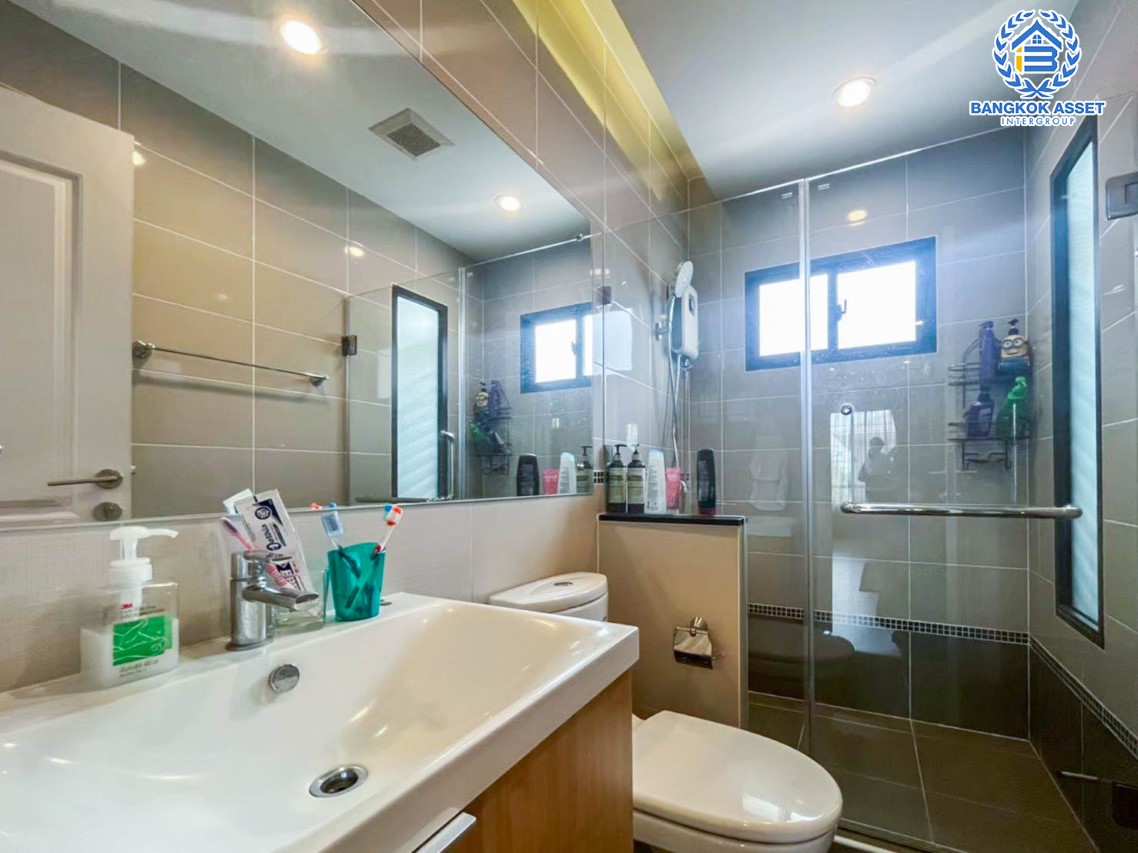 *****บ้านเดี่ยวมือสอง ม.ภัสสร แจ้งวัฒนะ-ชัยพฤกษ์ เนื้อที่กว้าง 61 ตร.ว. ฟังก์ชัน 4 ห้องนอน 3 ห้องน้ำ 2 ที่จอดรถ บ้านแต่งใหม่ เรียบง่ายแต่หรูหรา ดูทันสมัย โครงการตั้งบนทำเลแห่งการเดินทาง เชื่อมต่อถนนแจ้งวัฒนะ, ถนนราชพฤกษ์, ถนนติวานนท์ เพียง 10 นาทีถึงเซ็นทรัลแจ้งวัฒนะ ใกล้จุดขึ้นทางด่วน "แจ้งวัฒนะ" จองเลย!